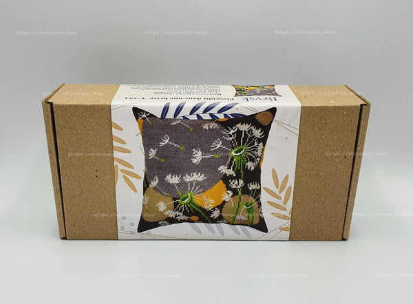 Needlepoint Pillow Kit