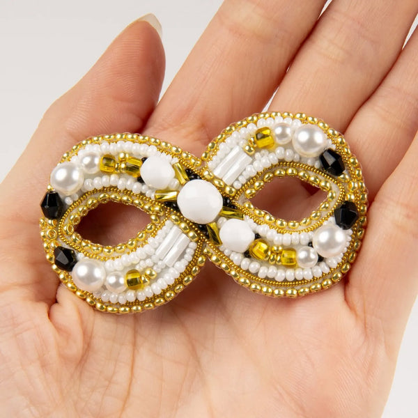 Beadwork kit for creating broоch