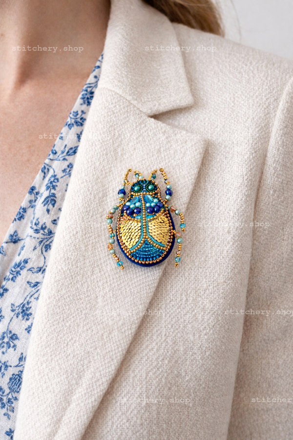 Beadwork kit for creating brooch