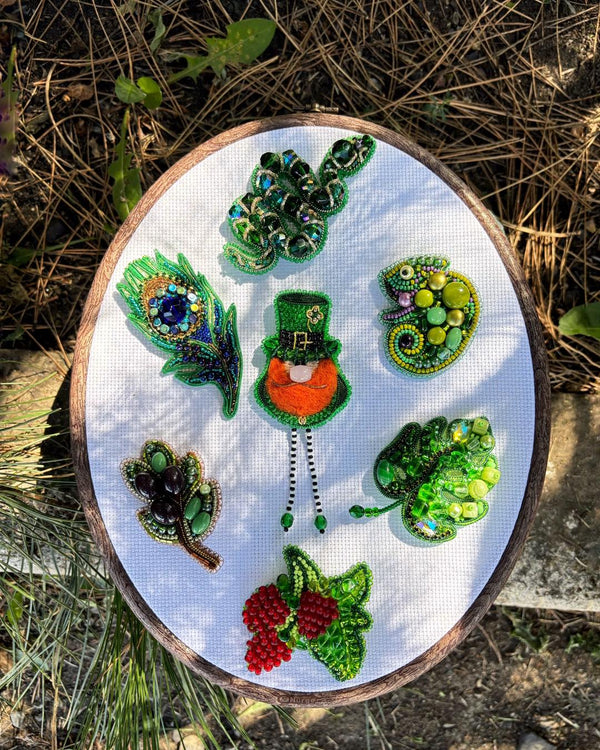 Beadwork kit for creating broоch