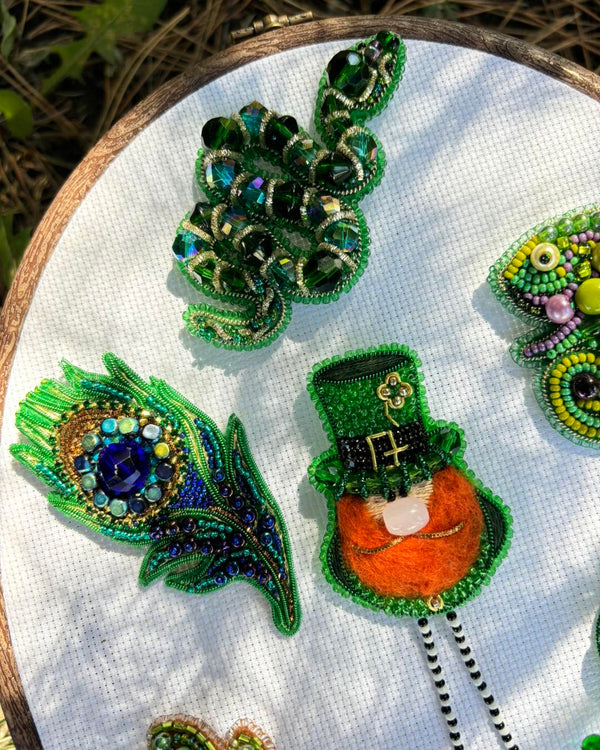 Beadwork kit for creating broоch