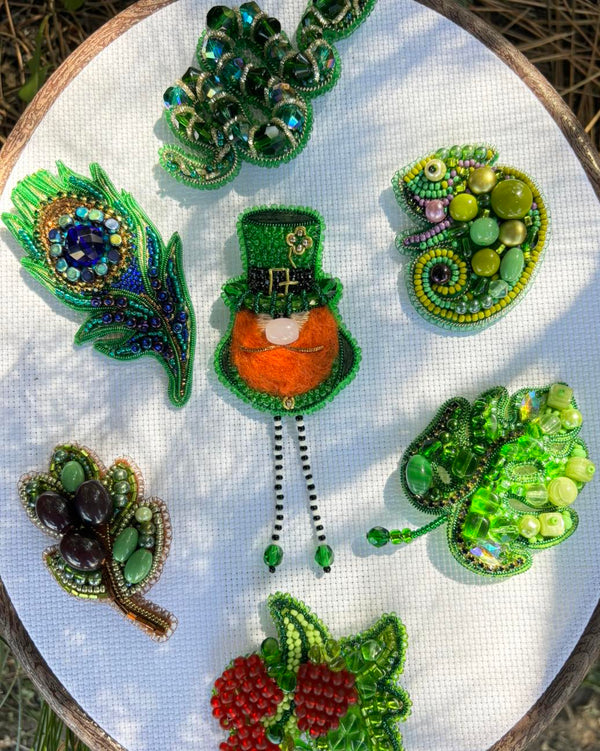 Beadwork kit for creating broоch