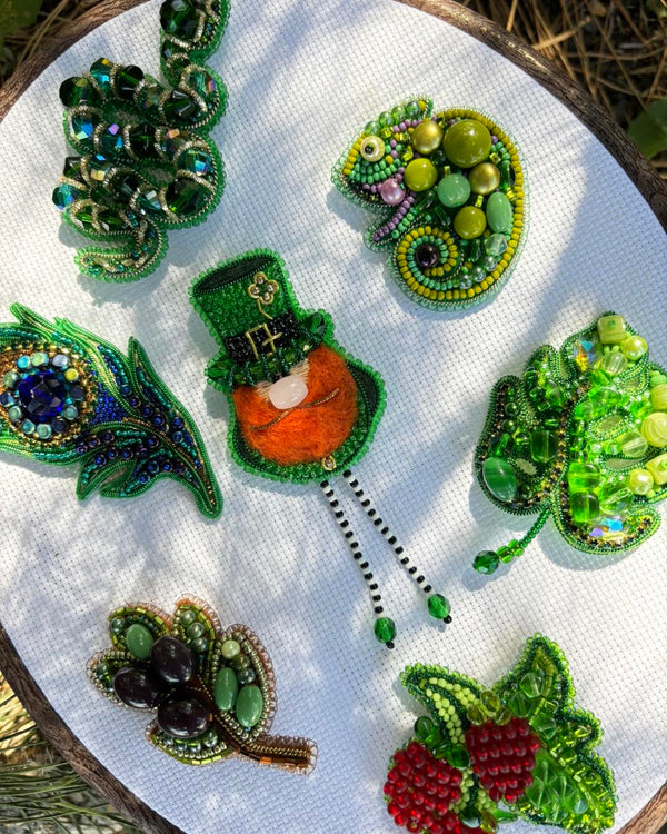 Beadwork kit for creating broоch