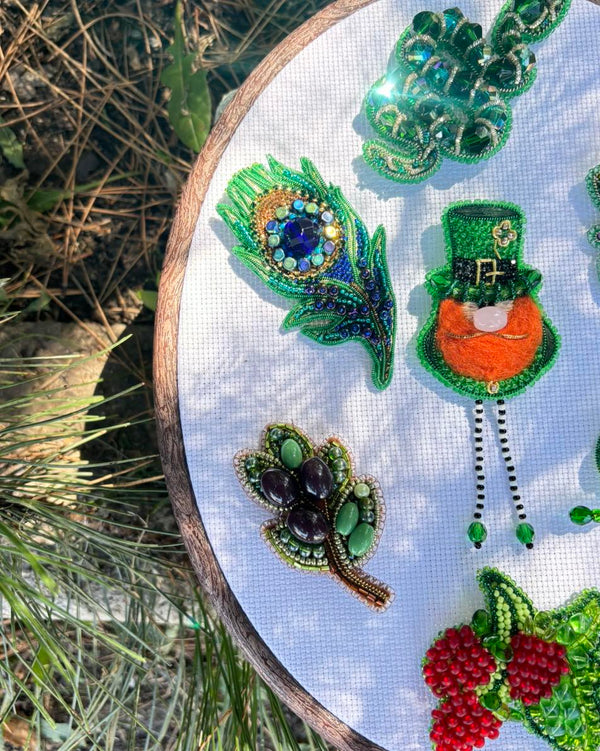 Beadwork kit for creating broоch