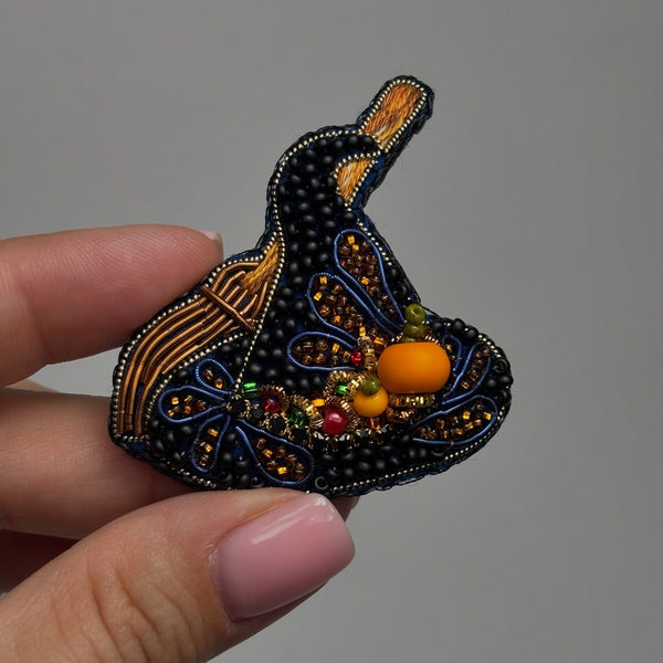 Beadwork kit for creating broоch