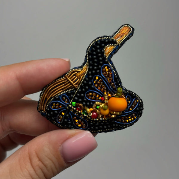 Beadwork kit for creating broоch