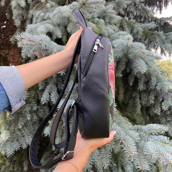 Backpack for embroidery with beads kit