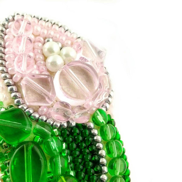 Beadwork kit for creating broоch