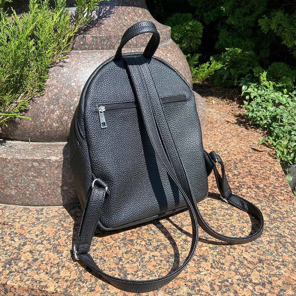 Backpack for embroidery with beads kit