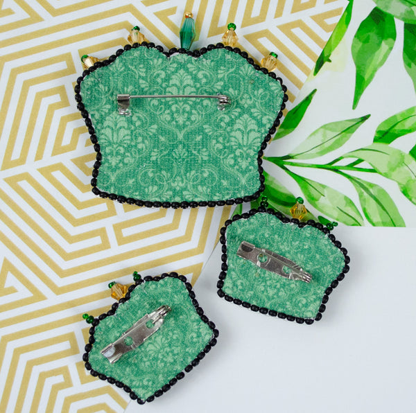 Beadwork kit for creating brooch