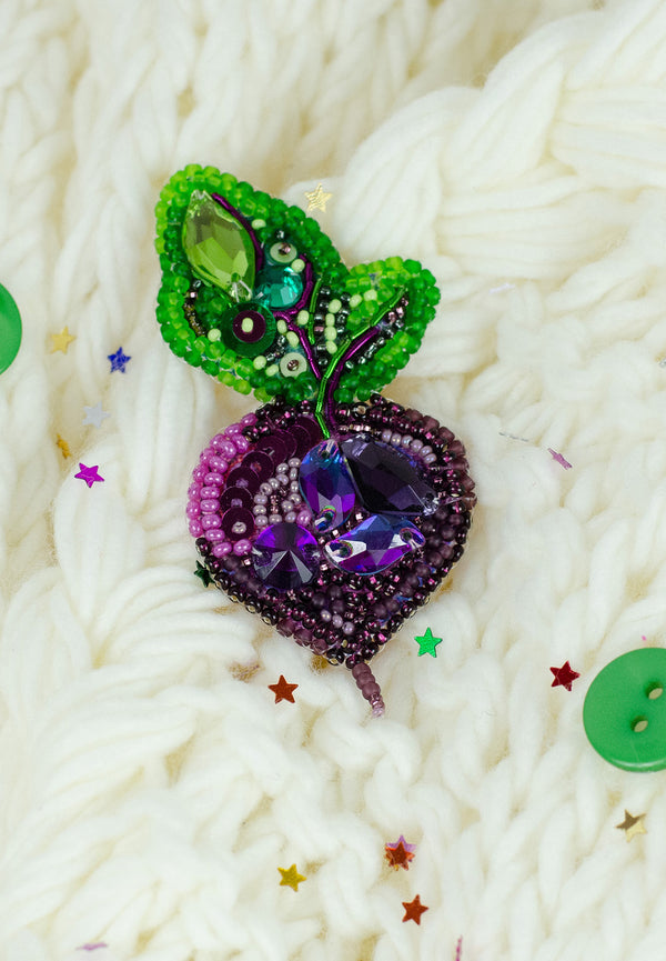 Beadwork kit for creating brooch