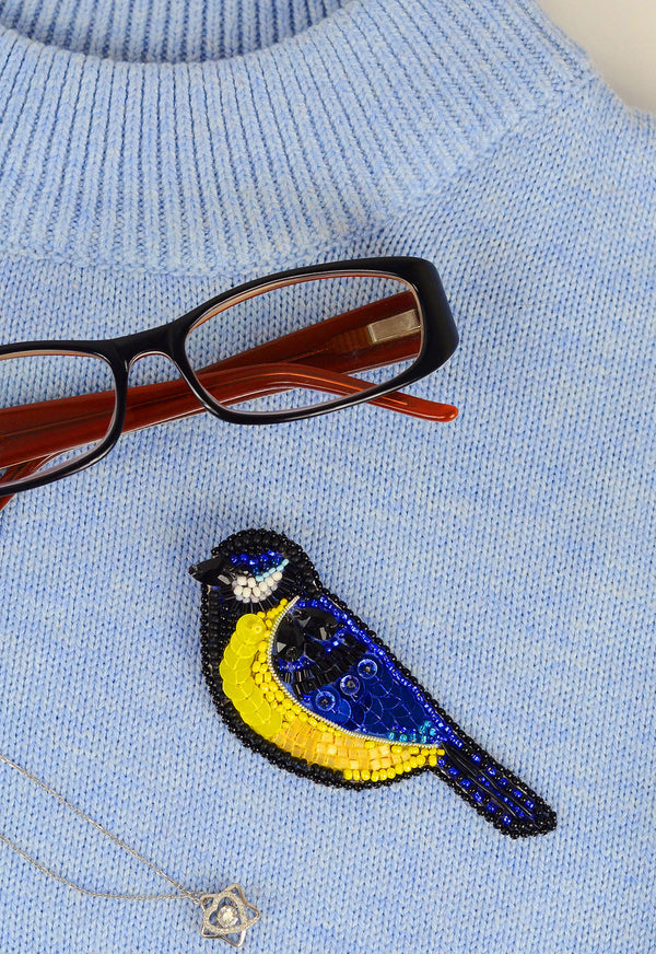 Beadwork kit for creating brooch