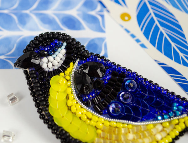 Beadwork kit for creating brooch