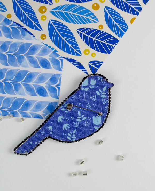 Beadwork kit for creating brooch