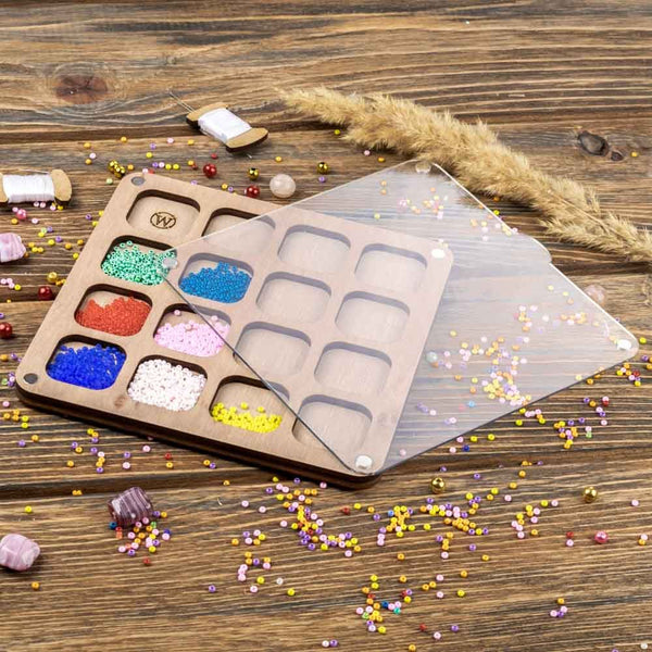Wood bead organizer with transparent lid
