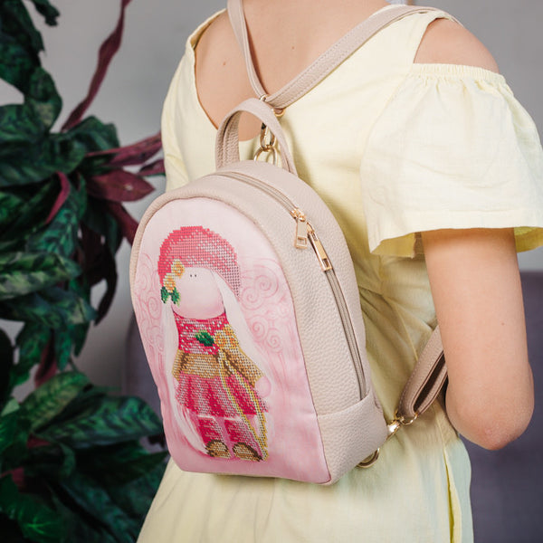 Backpack for embroidery with beads kit