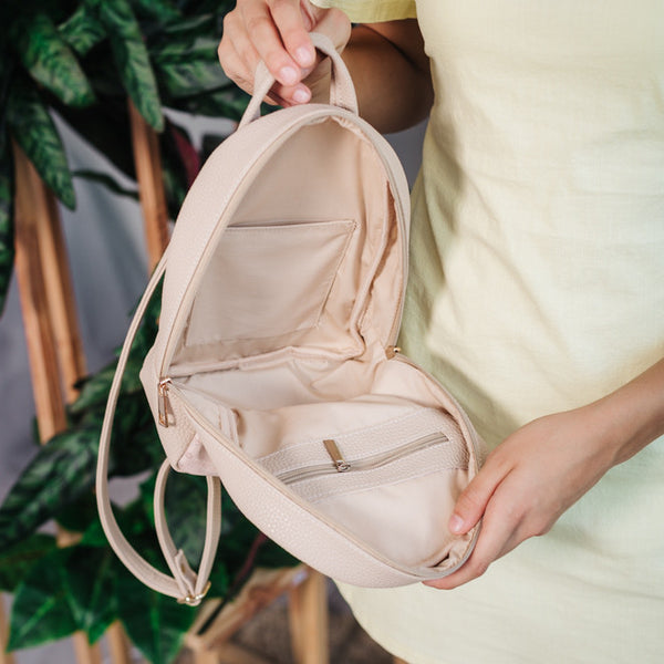 Backpack for embroidery with beads kit