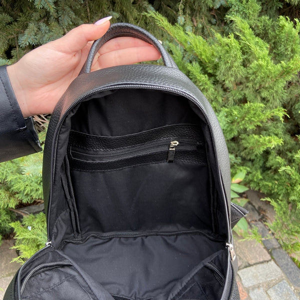 Backpack for embroidery with beads kit