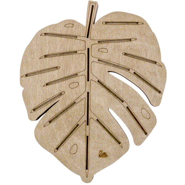 Box for handicraft + 21 bobbins