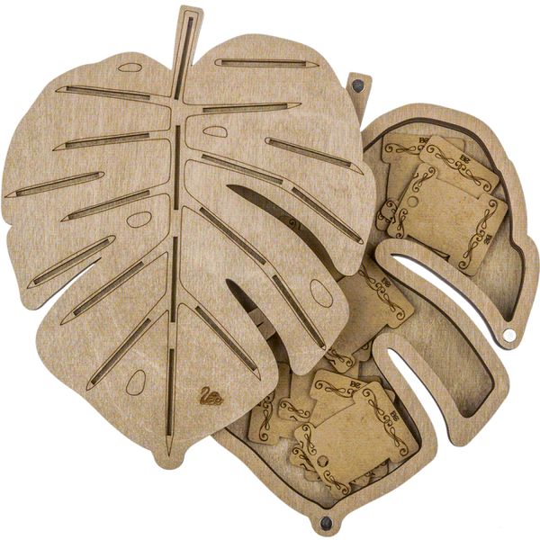 Box for handicraft + 21 bobbins