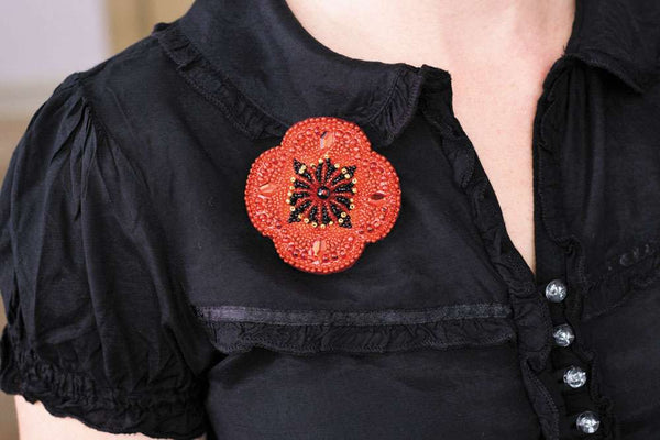 Beadwork kit for creating brooch