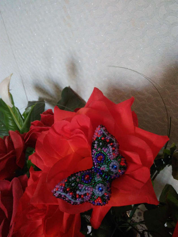 Beadwork kit for creating brooch