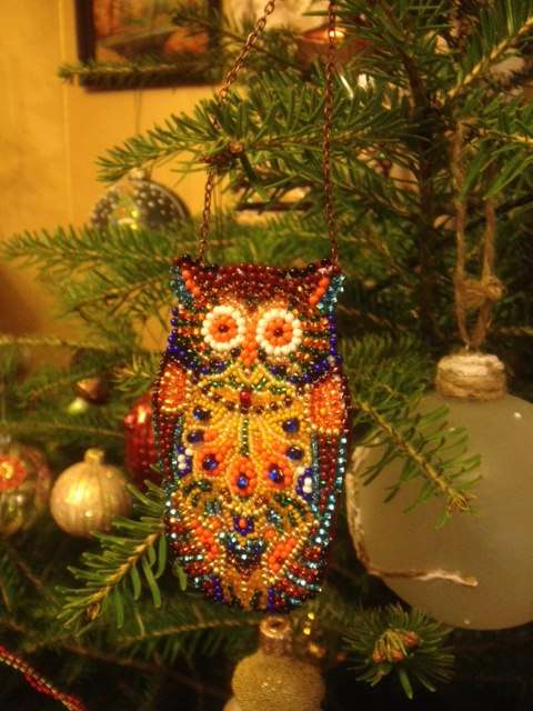 Beadwork kit for creating brooch