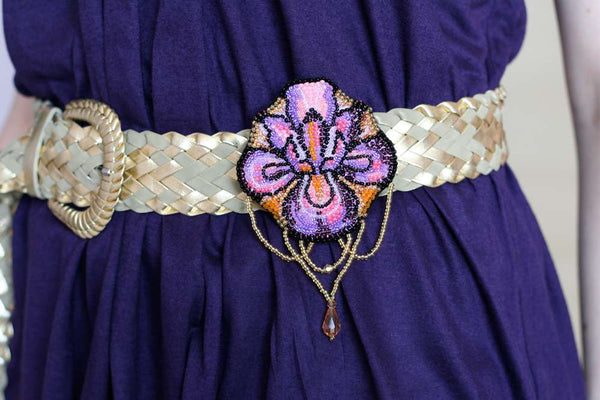 Beadwork kit for creating brooch