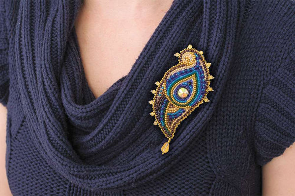 Beadwork kit for creating brooch