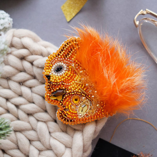 Beadwork kit for creating brooch