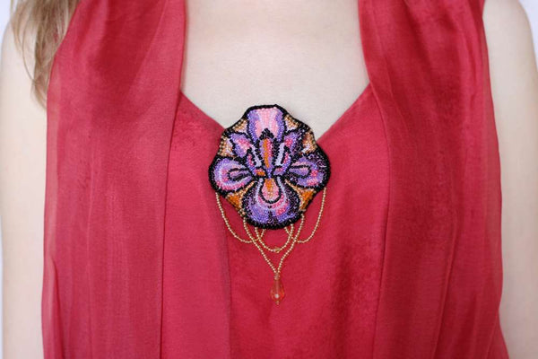 Beadwork kit for creating brooch