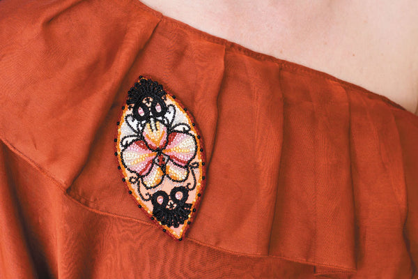 Beadwork kit for creating brooch