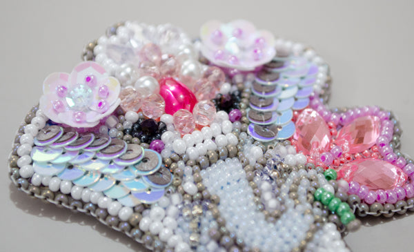 Beadwork kit for creating brooch
