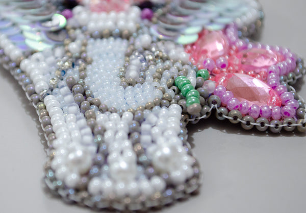 Beadwork kit for creating brooch