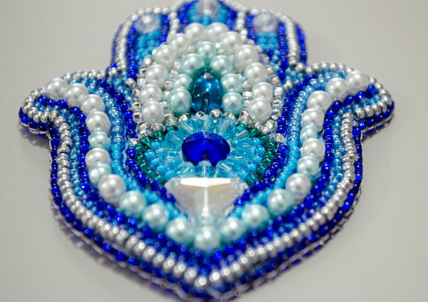 Beadwork kit for creating brooch