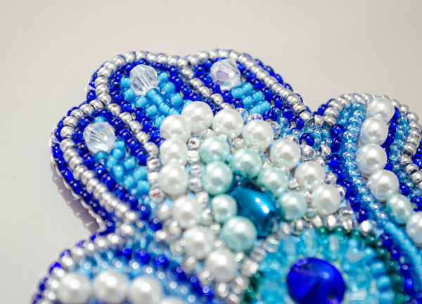 Beadwork kit for creating brooch