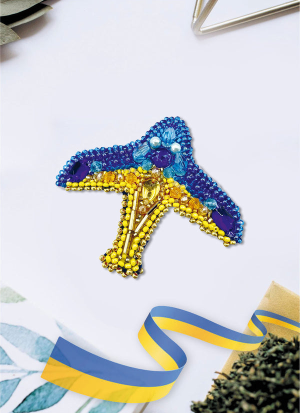 Beadwork kit for creating brooch