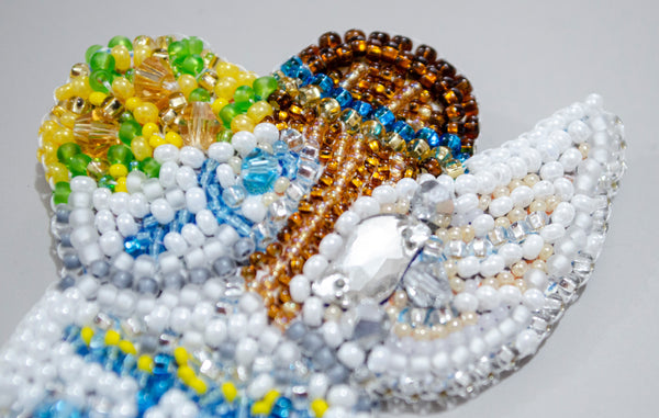 Beadwork kit for creating brooch