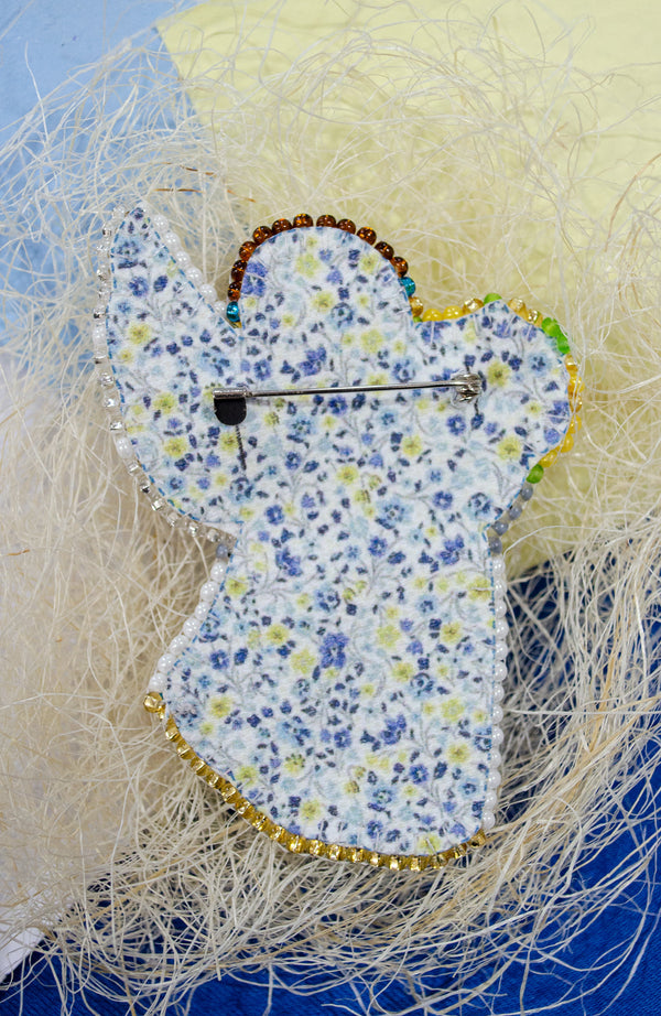 Beadwork kit for creating brooch