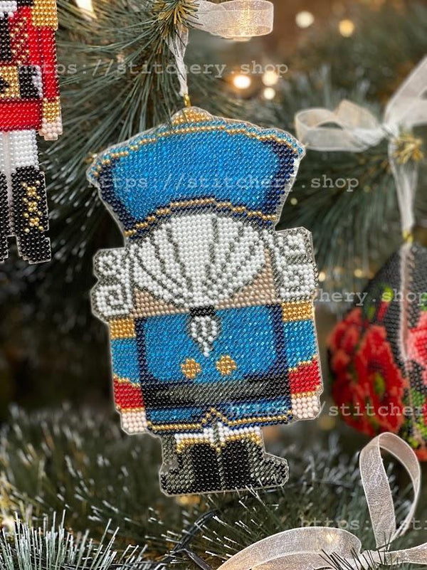 DIY Christmas tree toy