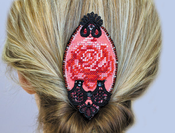 Beadwork kit for creating brooch