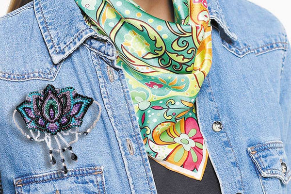 Beadwork kit for creating brooch