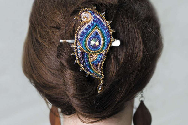 Beadwork kit for creating brooch