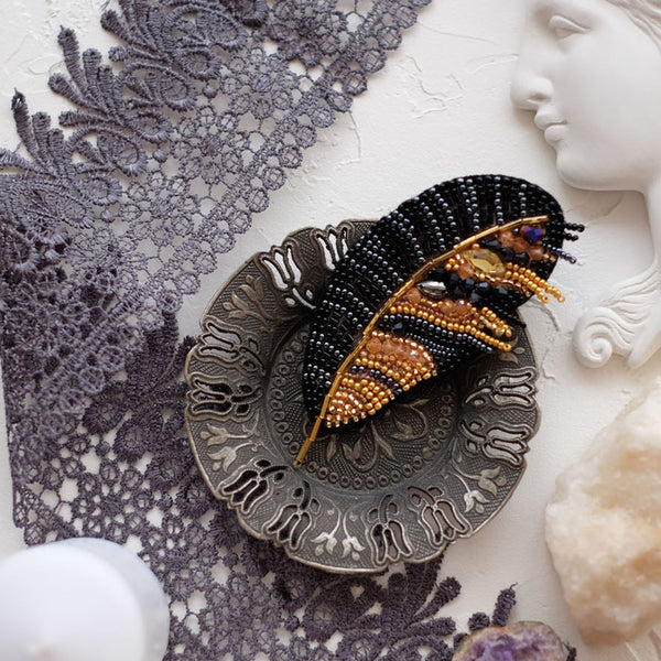 Beadwork kit for creating brooch