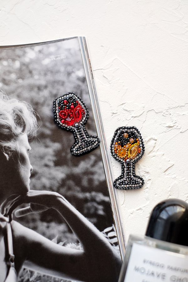 Beadwork kit for creating brooch