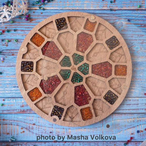 Wood bead organizer with transparent lid