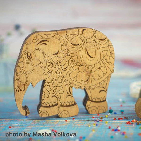 Bead organizer with wooden lid