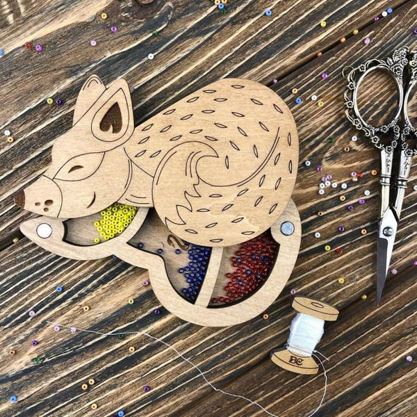 Bead organizer with wooden lid