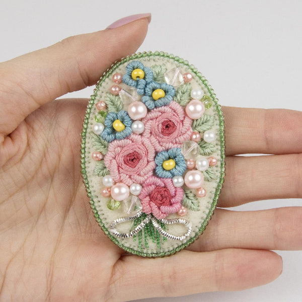 Beadwork kit for creating broоch