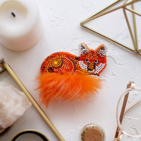 Beadwork kit for creating brooch